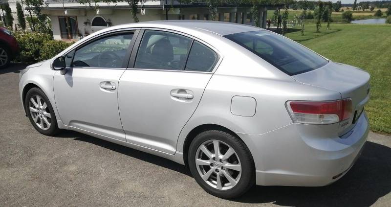 ox_sprzedam-toyote-avensis-iii