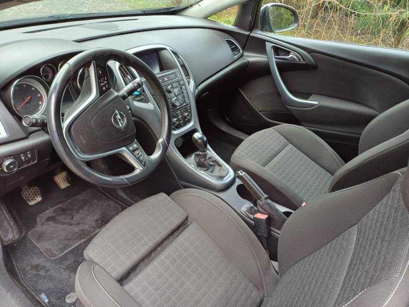 ox_opel-astra-j-gtc