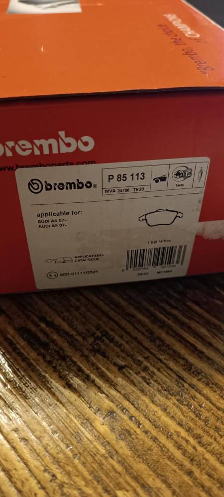 ox_brembo-klocki-hamulcowe-przod-audi-a4-a5-do-164-modeli-p85113
