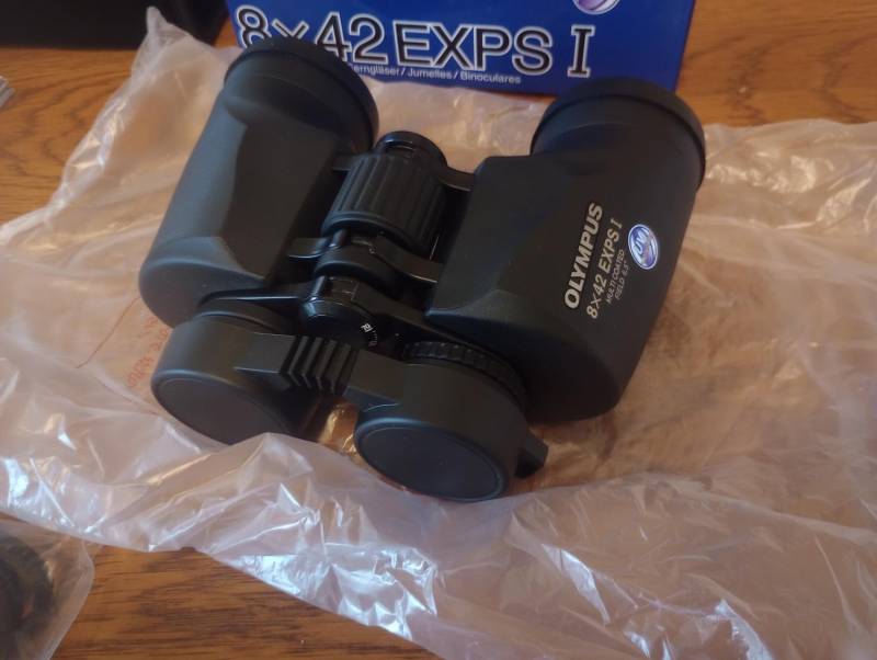 ox_lornetka-olympus-exps-i-8x42
