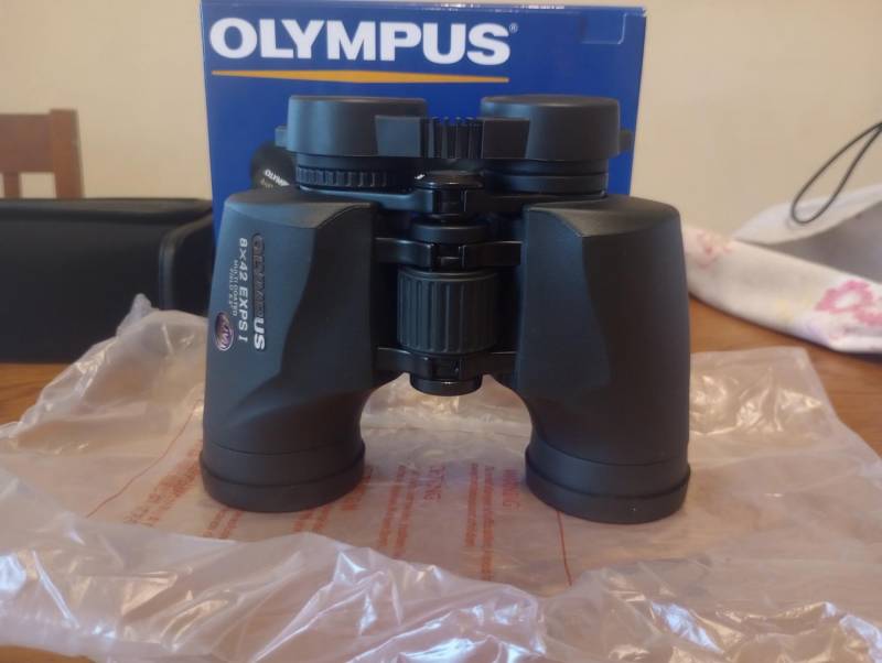 ox_lornetka-olympus-exps-i-8x42