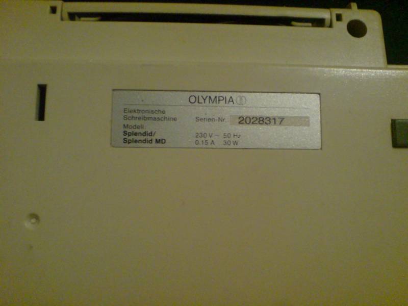 ox_elektroniczna-maszyna-do-pisania-olympia-splendid
