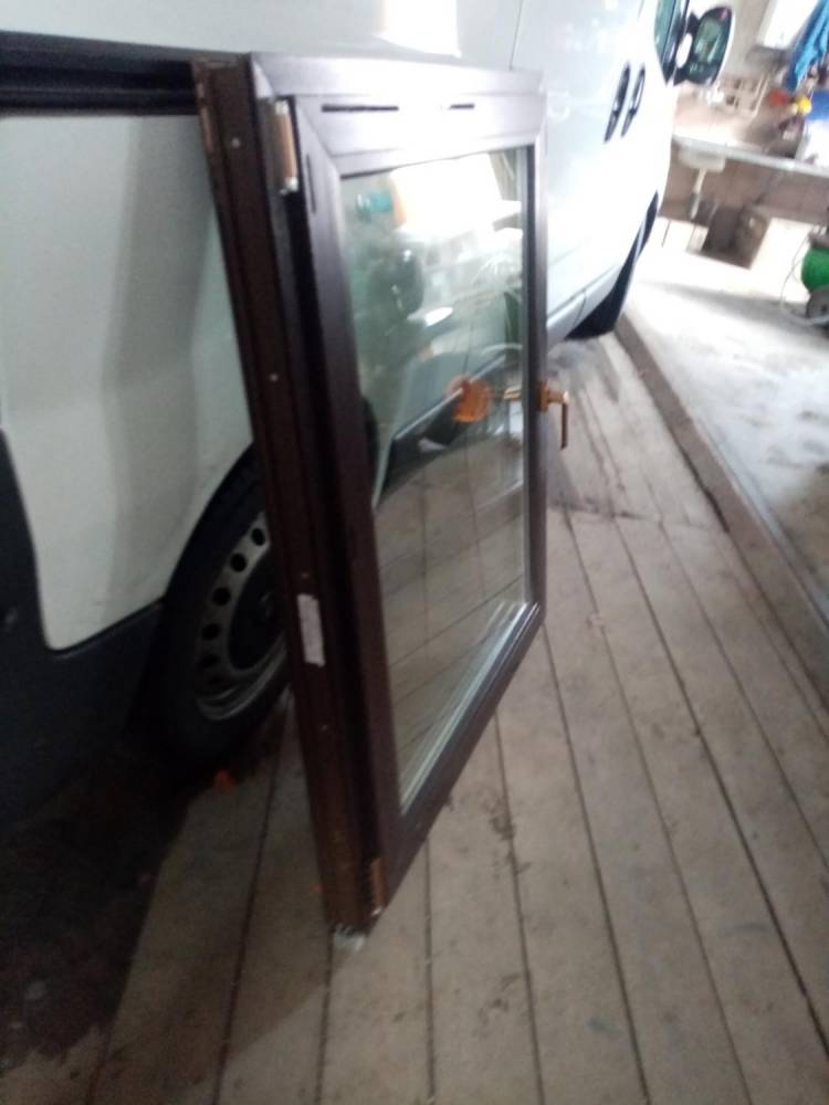 ox_okno-dab-bagienny-120-cm-x-100-cm