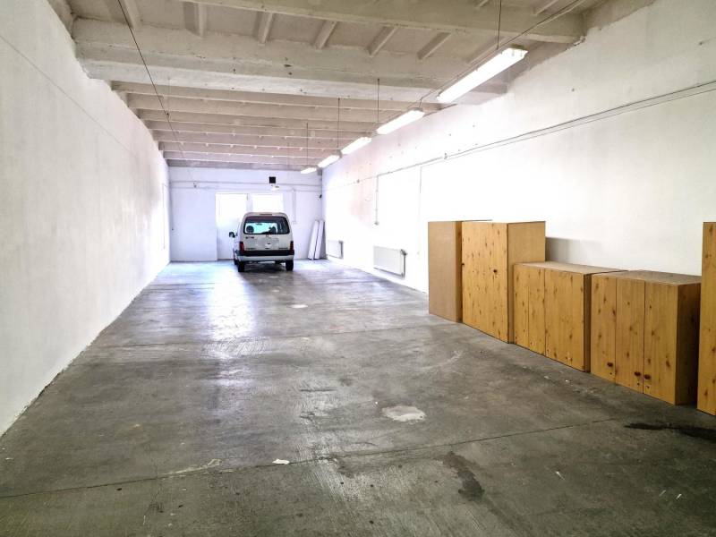 ox_skoczow-do-wynajecia-hala-120-m2-parter-duzy-parking