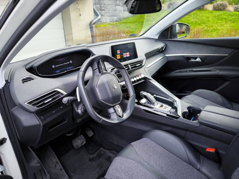 ox_peugeot-3008-allure-pack-ss-eat8-180km