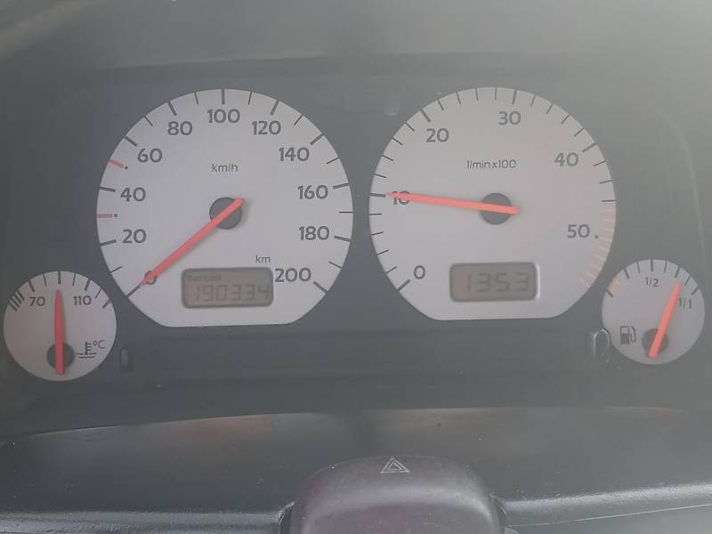 ox_vw-golf-3-19-sdi-5d-wspom-stan-db-prywatny-doinwestowany