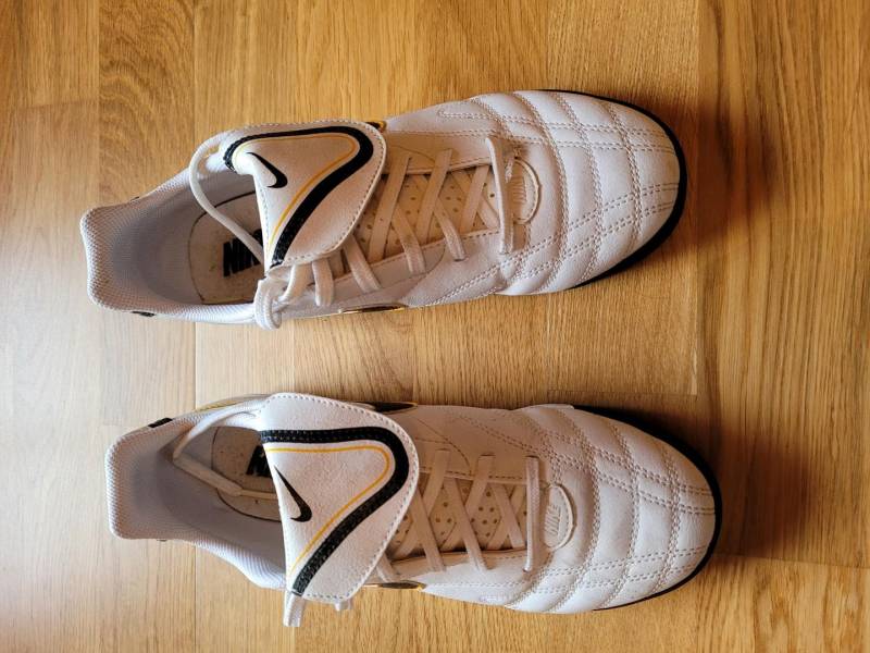ox_korki-pilkarskie-nike-nowe