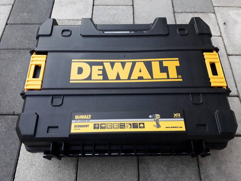 ox_walizka-po-wkretarce-dewalt-dcd-805