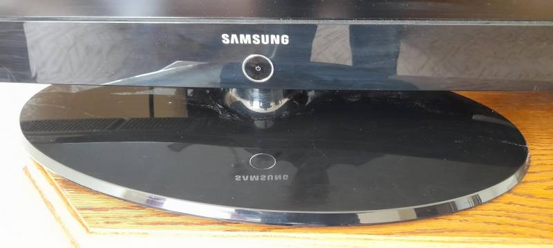 ox_telewizor-samsung-32-uszkodzony