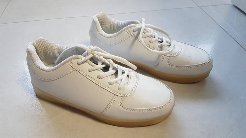 ox_swiecace-buty-led