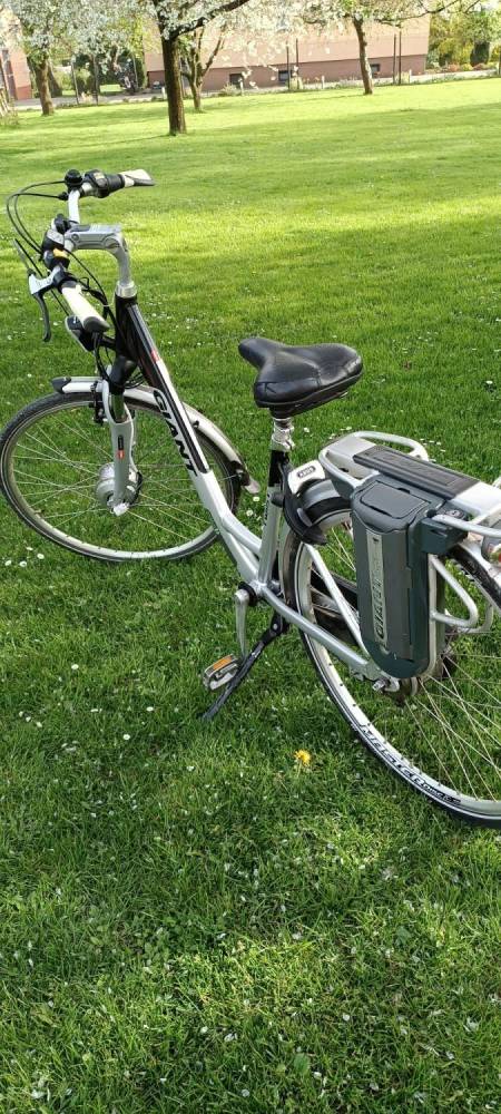 ox_sprzedam-uzywany-rower-elektryczny-giant
