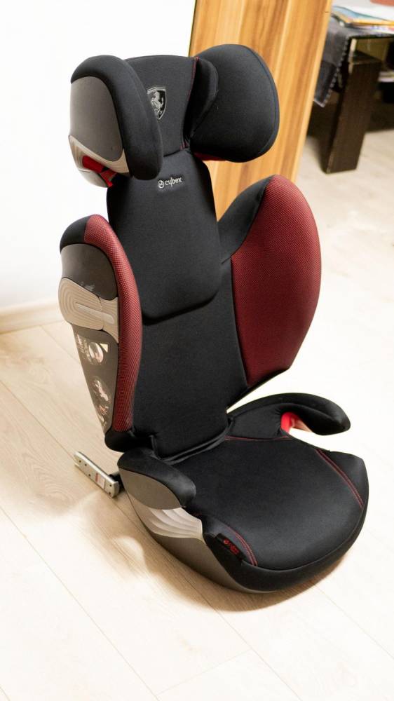 ox_fotelik-cybex-solution-s-fix-ferrari-victory-black
