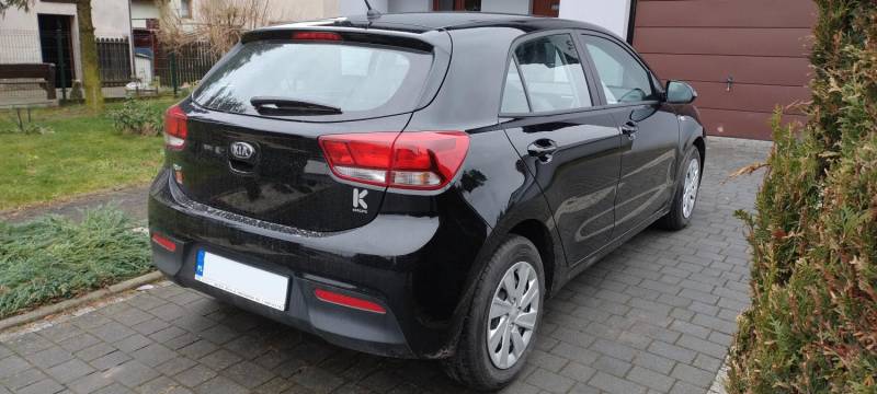 ox_kia-rio-iv-20192020-r-krajowy-12-benz-45-tys-km