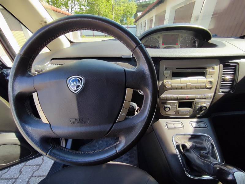 ox_lancia-mussa-oszczedny-miejski-mini-van-13mjtd-2012r