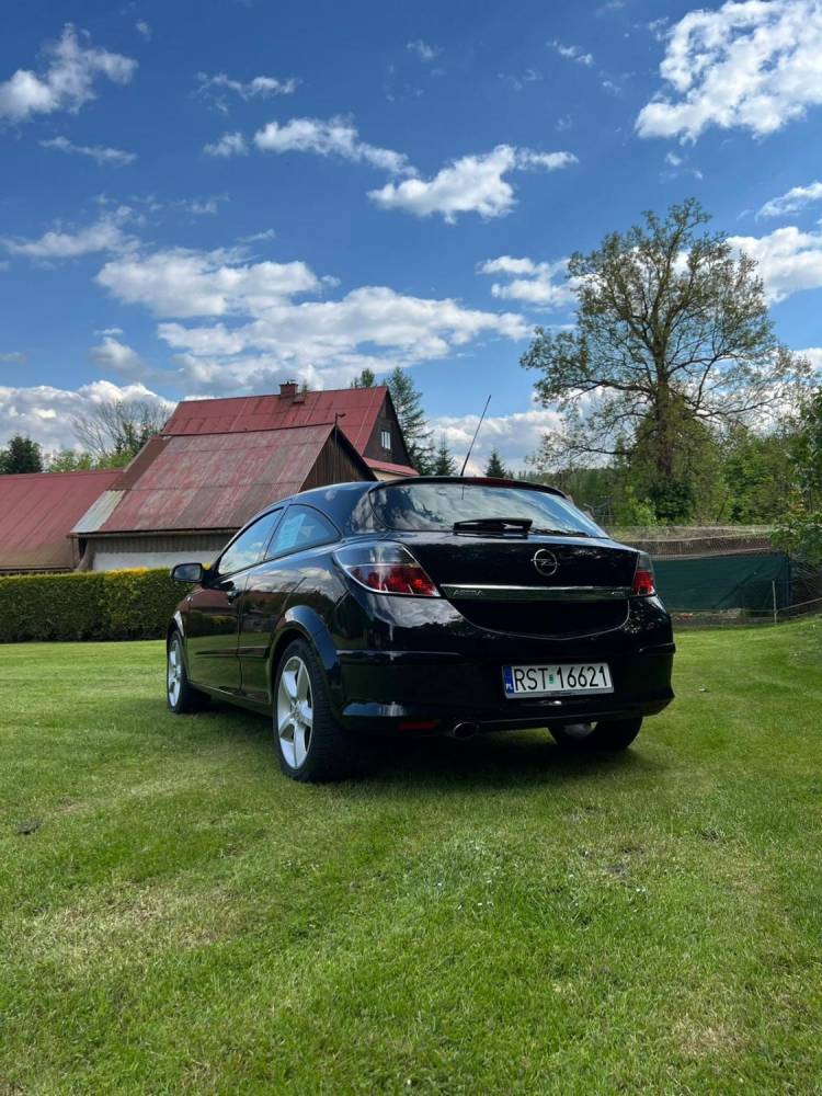 ox_opel-astra-gtc-18-benzyna