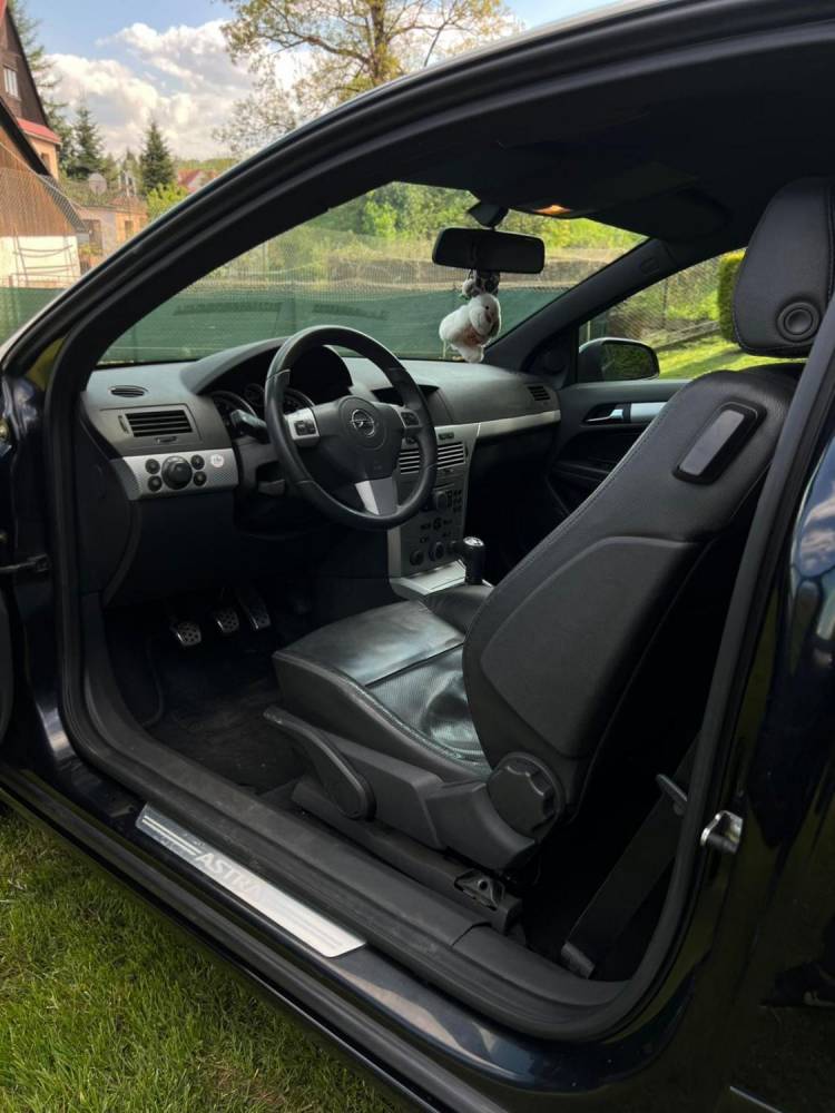 ox_opel-astra-gtc-18-benzyna
