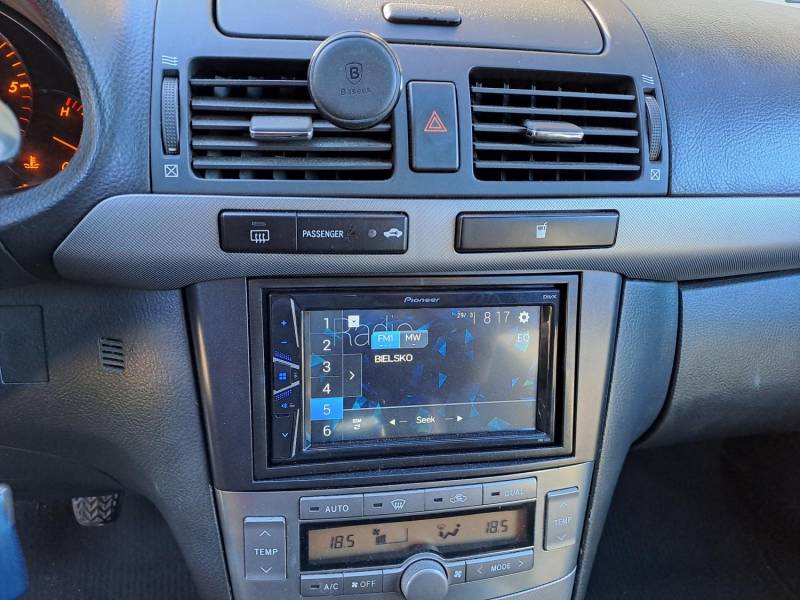 ox_toyota-avensis-22-d4d-sol-gold-premium