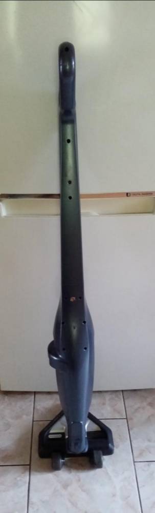 ox_odkurzacz-pionowy-bezworkowy-rowenta-air-force-rh8565-24v-na-czesci