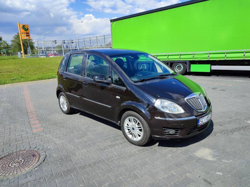 ox_lancia-mussa-oszczedny-miejski-mini-van-13mjtd-2012r