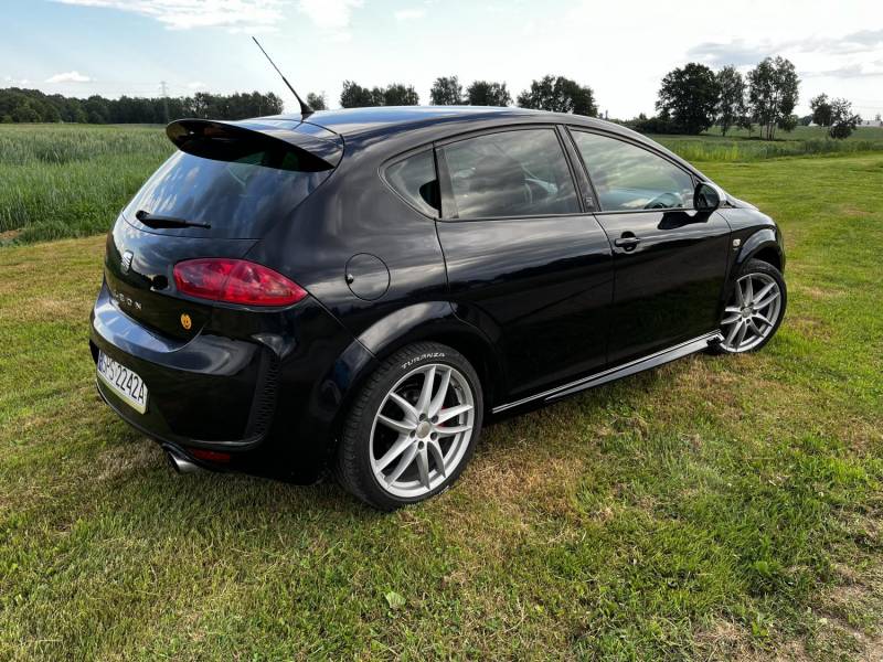 ox_seat-leon-bdb-2-r-line-z-pakietem-abt-wersja-sportowa-priv-z-domu