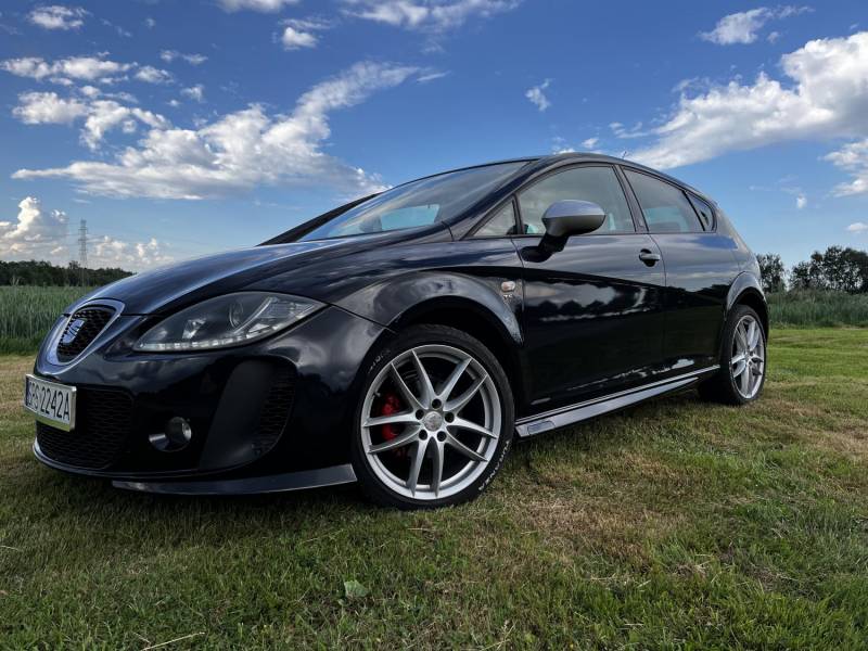 ox_seat-leon-bdb-2-r-line-z-pakietem-abt-wersja-sportowa-priv-z-domu