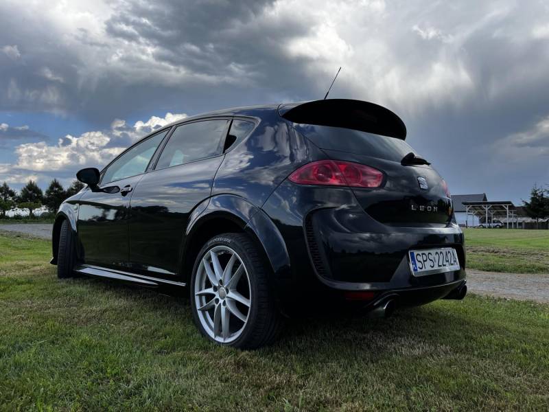 ox_seat-leon-bdb-2-r-line-z-pakietem-abt-wersja-sportowa-priv-z-domu
