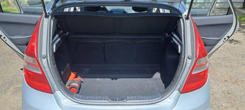 ox_hyundai-i30-rok-2007-r16-diesel-66-kw-nowa-klima-alu-felgi