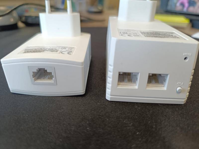 ox_transmiter-sieciowy-tp-link-powerline-tl-wpa4220-kit-av600