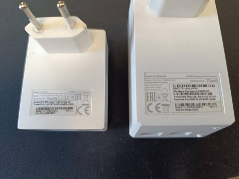 ox_transmiter-sieciowy-tp-link-powerline-tl-wpa4220-kit-av600