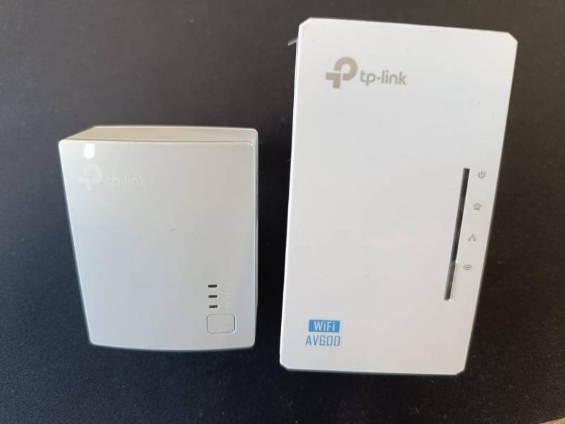 ox_transmiter-sieciowy-tp-link-powerline-tl-wpa4220-kit-av600