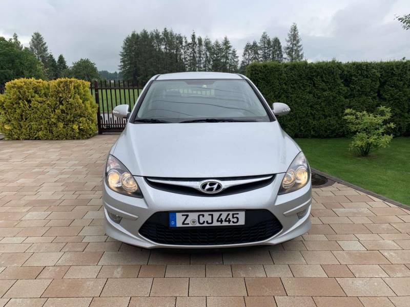 ox_hyundai-i30-14-benzyna-klima