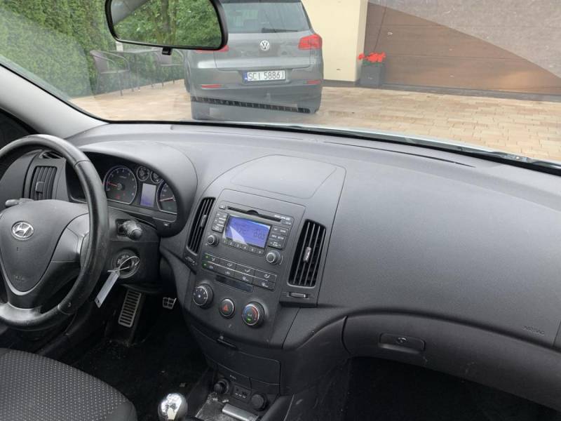 ox_hyundai-i30-14-benzyna-klima-2010r