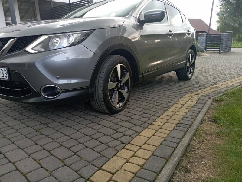 ox_suv-nissan-qashqai-acenta12-benzyn-2016-r-z-domu-4-kola-na-alusach