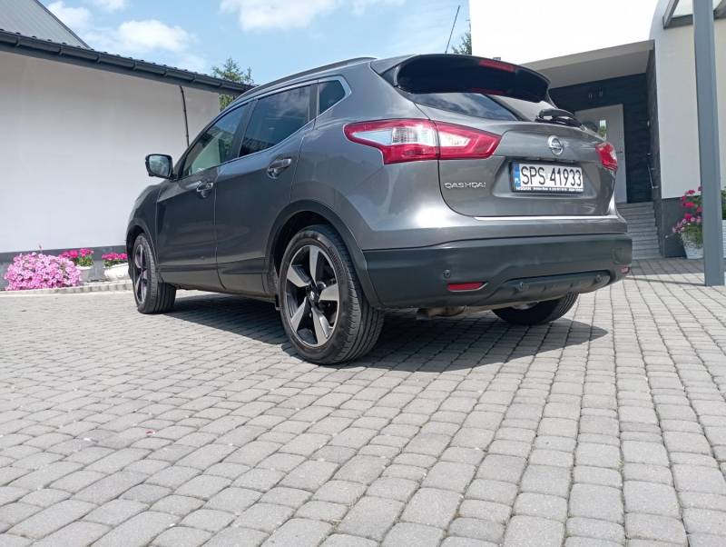 ox_suv-nissan-qashqai-acenta12-benzyn-2016-r-z-domu-4-kola-na-alusach