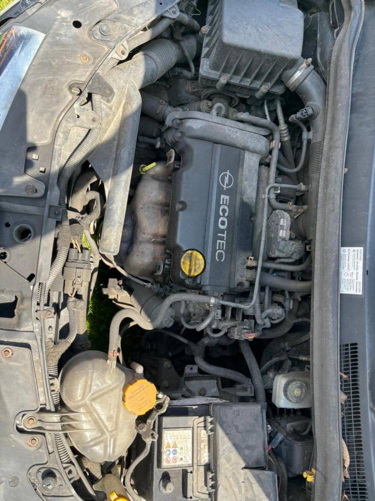 ox_uszkodzony-opel-corsa-d