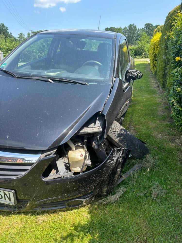 ox_uszkodzony-opel-corsa-d
