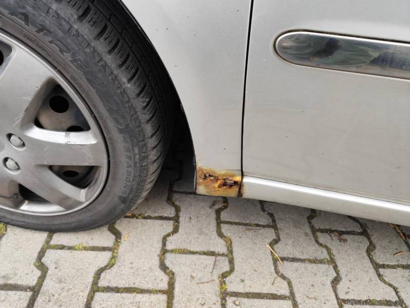 ox_sprzedam-toyota-avensis-verso-20-d4d-super-praktyczne-i-pojemne-auto