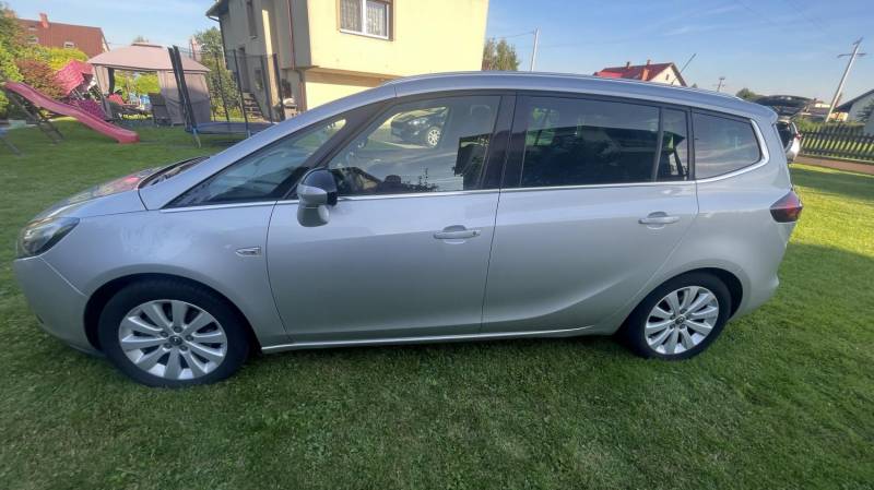 ox_opel-zafira-tourer-16-diesel-7-miejscowy