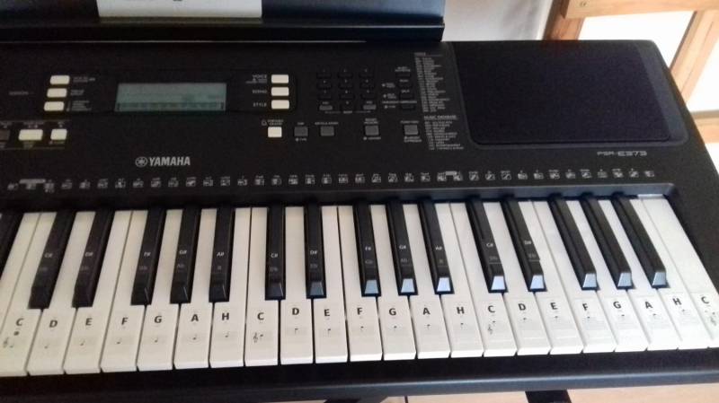 ox_sprzedam-keyboard-yamaha-psr-e373