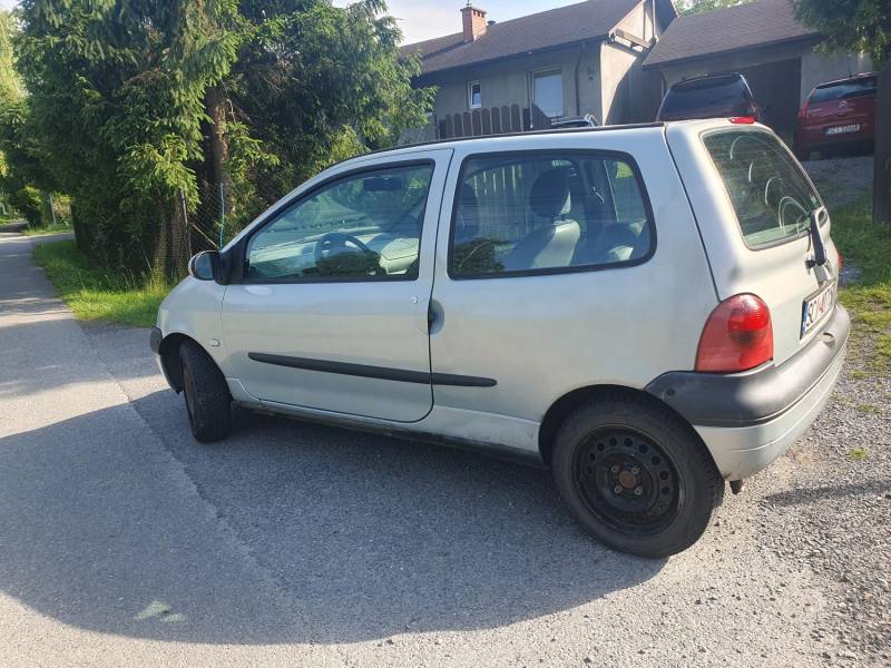 ox_renault-twingo-12-super-na-wies-niezawodny-i-zawsze-odpala