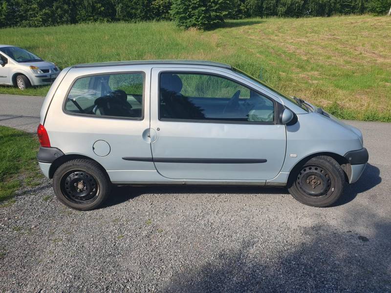 ox_renault-twingo-12-super-na-wies-niezawodny-i-zawsze-odpala