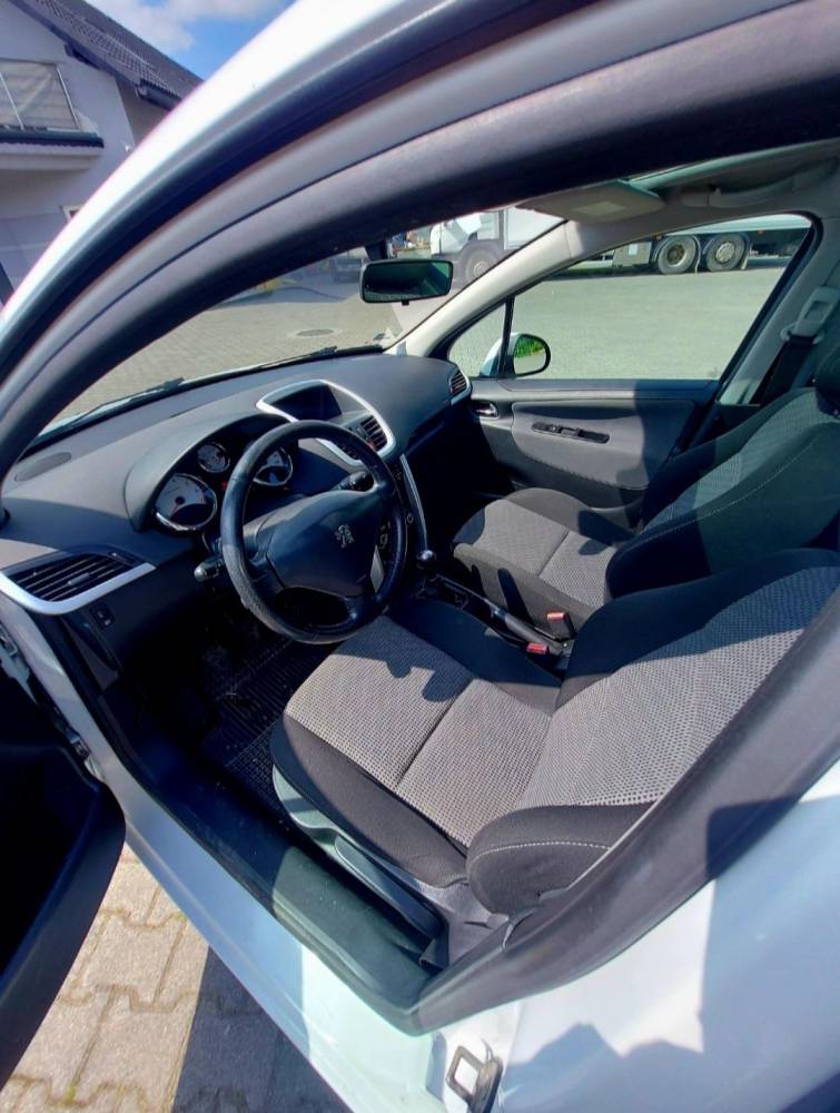 ox_peugeot-207-sw-2011r-panoramiczny-dach