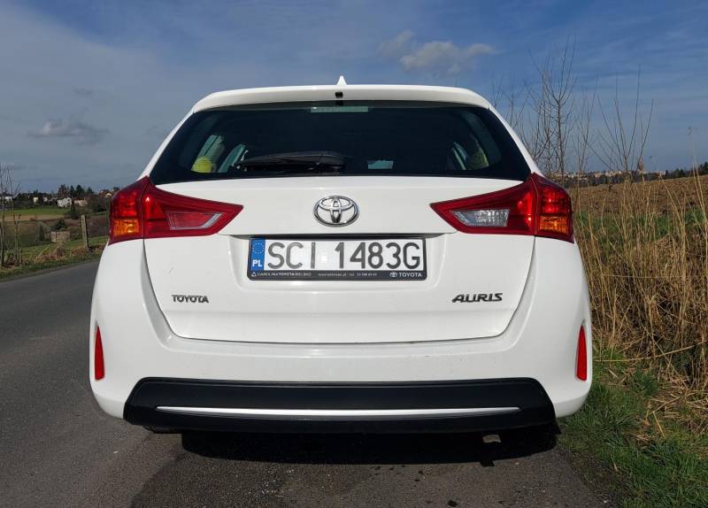 ox_toyota-auris-2014-rok-diesel-14-d4d