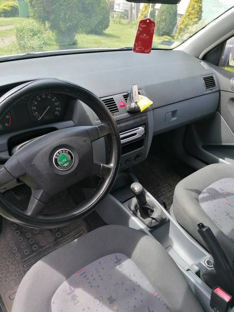 ox_skoda-fabia-12-z-gazem-2003-rok