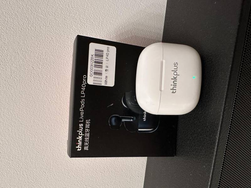 ox_sluchawki-bezprzewodowe-douszne-lenovo-lp40-pro-kabel-usb-typ-c
