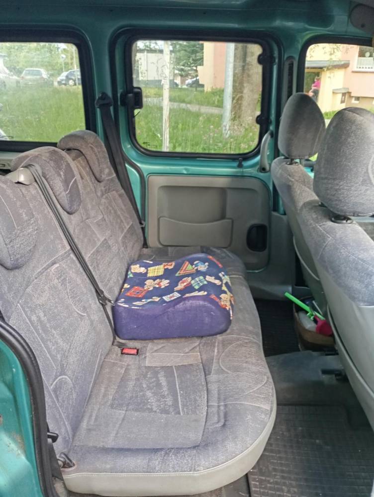 ox_sprzedam-renault-kangoo-15-dci-2004r
