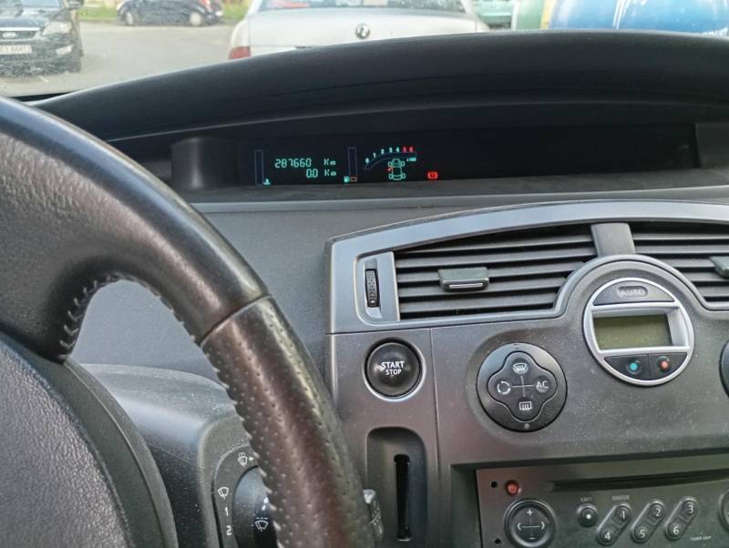 ox_sprzedam-renault-scenic-ii-19-dci-2005r