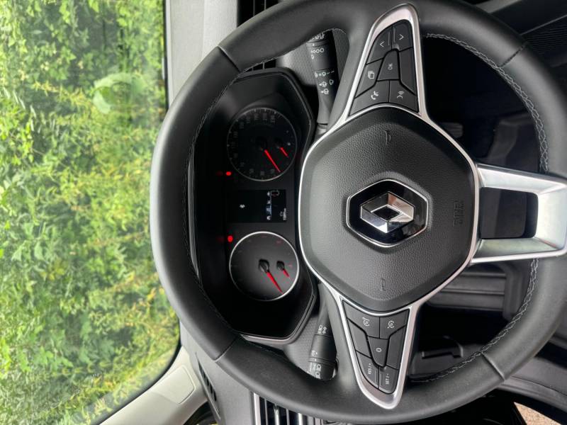 ox_renault-clio-10-tce-zen-gwarancja