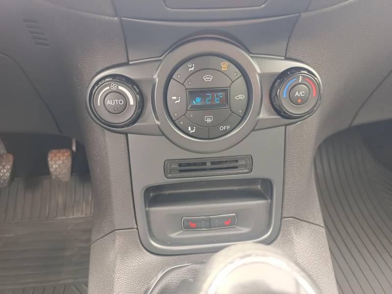 ox_ford-fiesta-mk7-lift-125-82km-klimatronic-alufelgi-68-000km-2015r