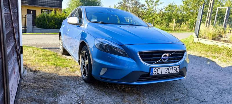 ox_volvo-v40-r-design